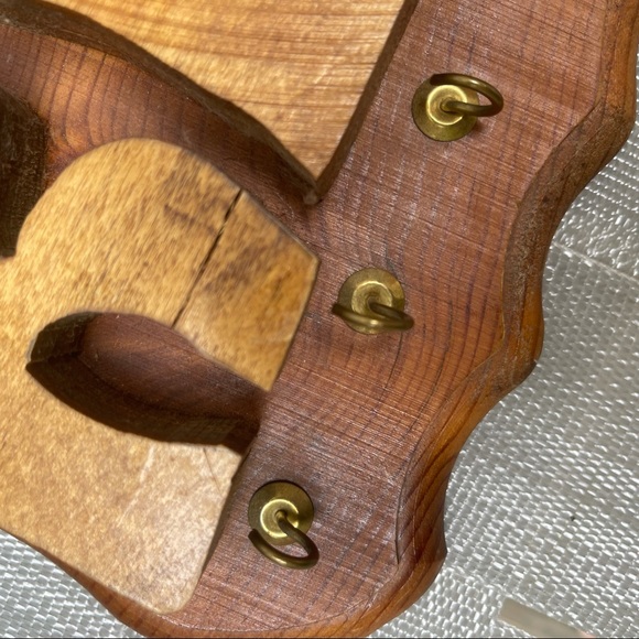 Wooden Vintage Key Hanger - Picture 2 of 3